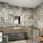 Ramada By Wyndham 5*