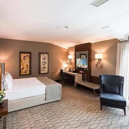 Ramada By Wyndham Hotel 5*