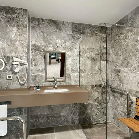 Ramada By Wyndham 5*