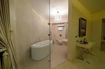 Ramada By Wyndham Otel 5*