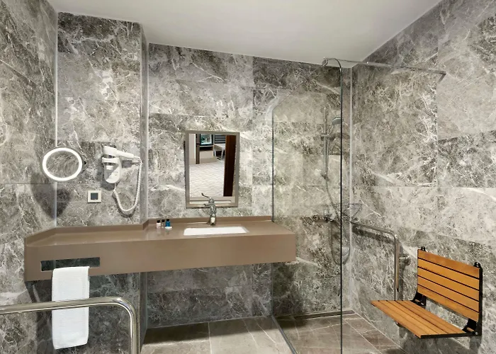 Ramada By Wyndham 5*