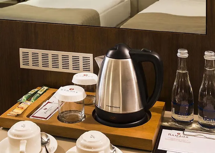 Ramada By Wyndham فندق