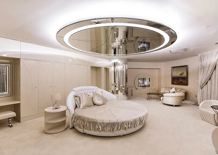 فندق Ramada By Wyndham 5*